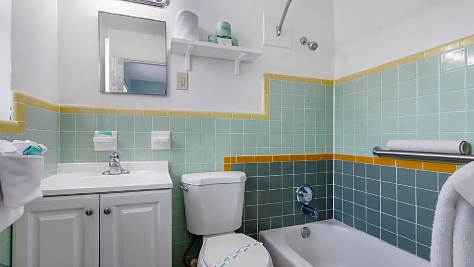 Ocean Court Beachfront Hotel