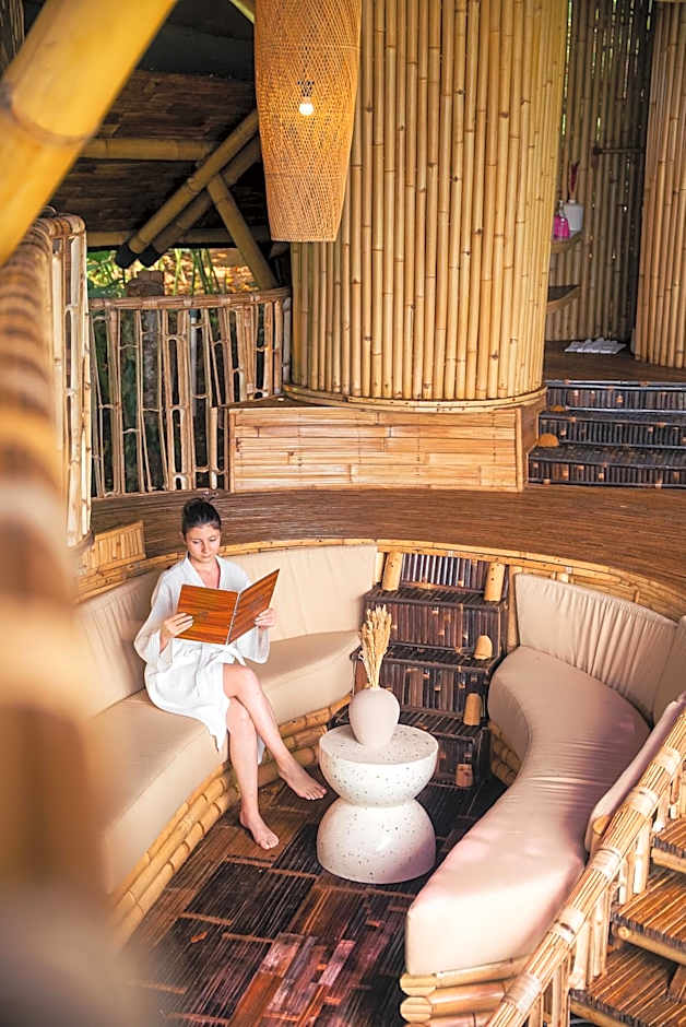 3 Bdr - Luxury Cliffside Bamboo Villa