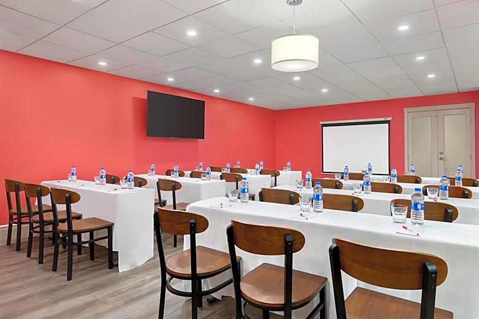 Ramada by Wyndham Oakland Downtown City Center