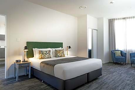 Deluxe Two-Bedroom Apartment