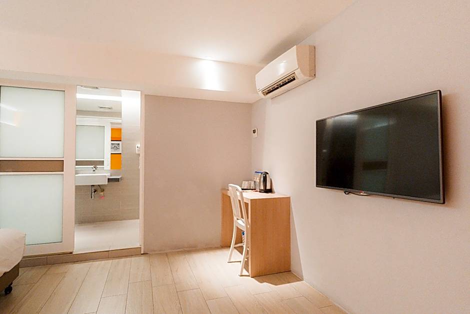 Orange Premier Hotel Taman Segar