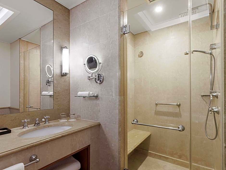 Pullman Reef Hotel Casino