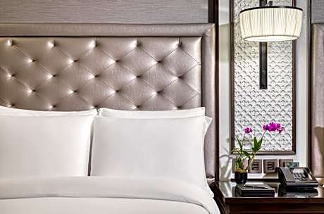 Athenee, Guest room, 1 King, City view