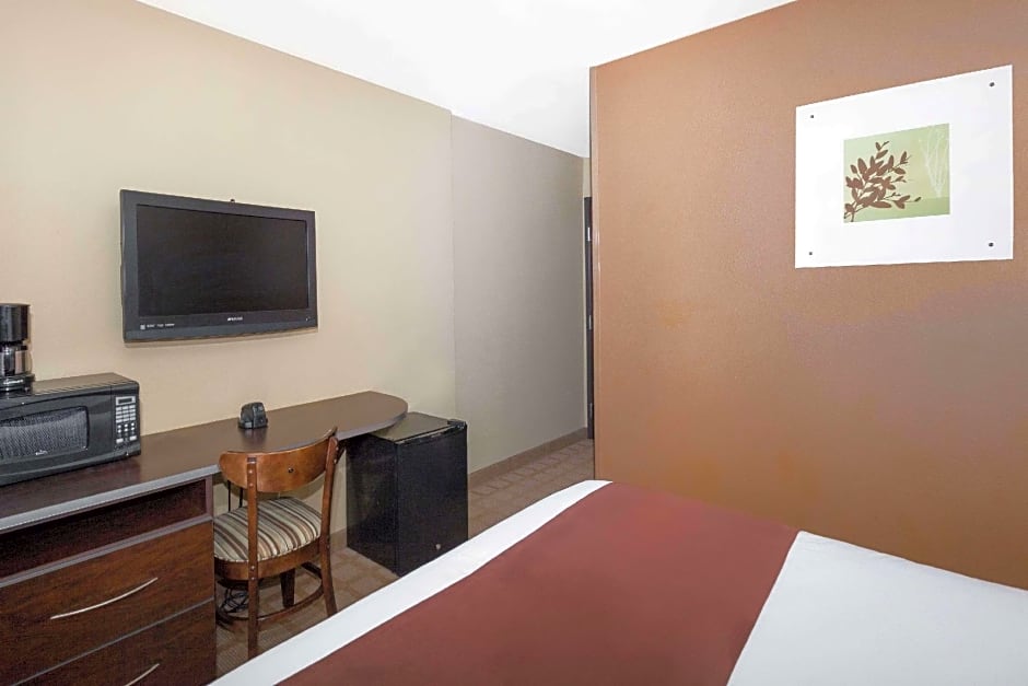 Microtel Inn & Suites by Wyndham Breaux Bridge