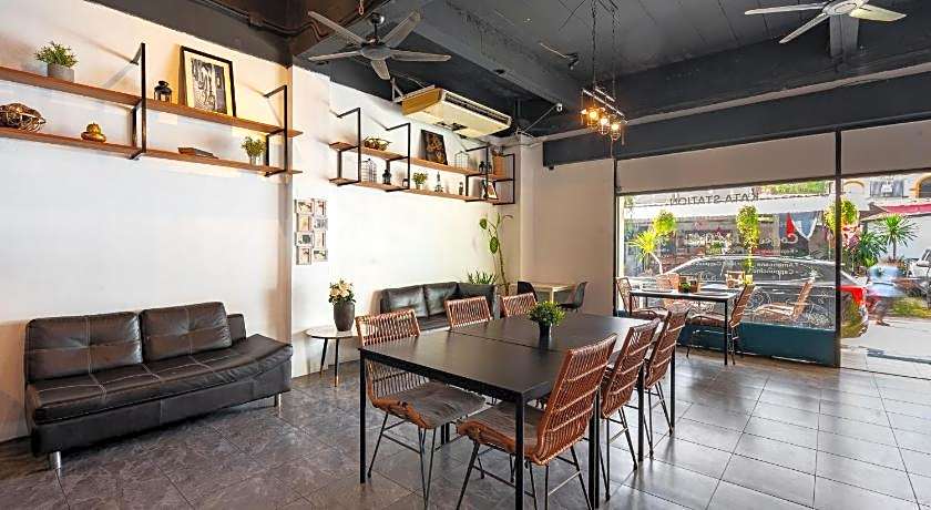 Kata Station Boutique Hotel, Kata Beach