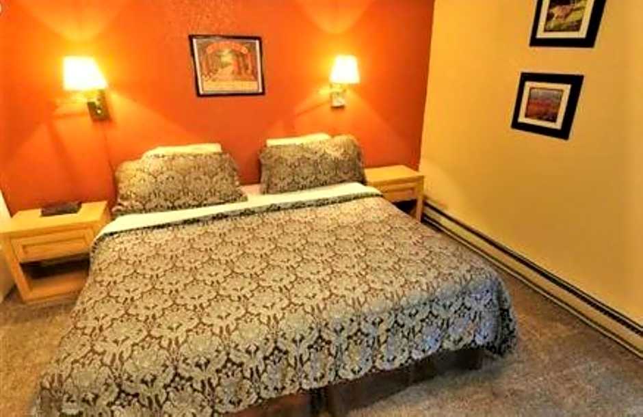Pinecliff Village Resort
