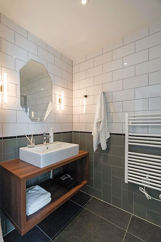 YAYS Antwerp Opera by Numa