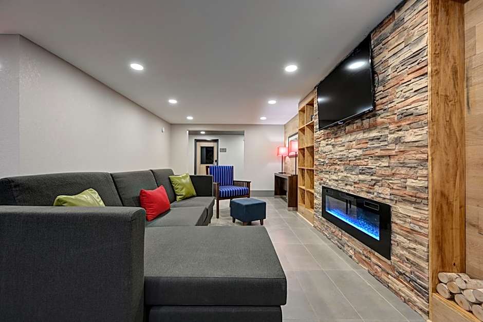 Country Inn & Suites by Radisson, Pierre, SD