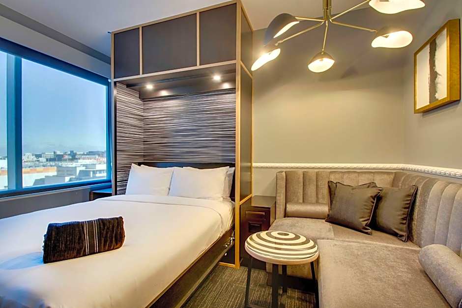 The Rose Hotel Chicago O'Hare, Tapestry Collection by Hilton