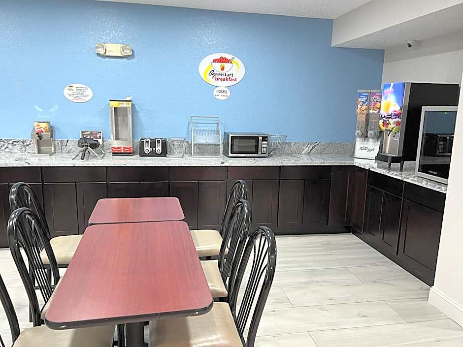 Super 8 by Wyndham Clemmons/Winston-Salem Area