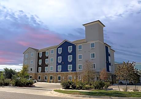 Texas Bungalows Hotel and Hotel Que at i35 Austin Pflugerville