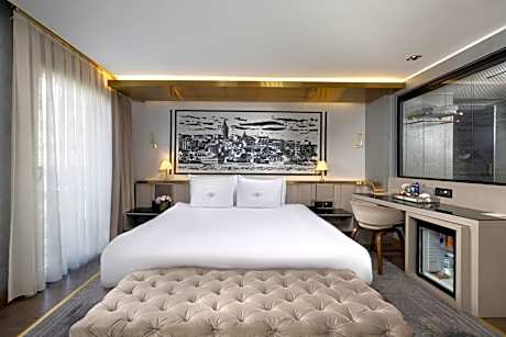 Junior Suite ,1 King Bed, Jetted Tub