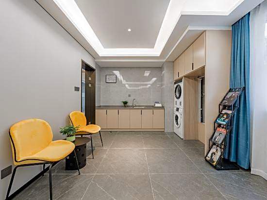 New Century Meitu Hotel (Ningbo Tianyi Square, Gulou Metro Station)