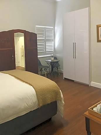 Basic Queen Room