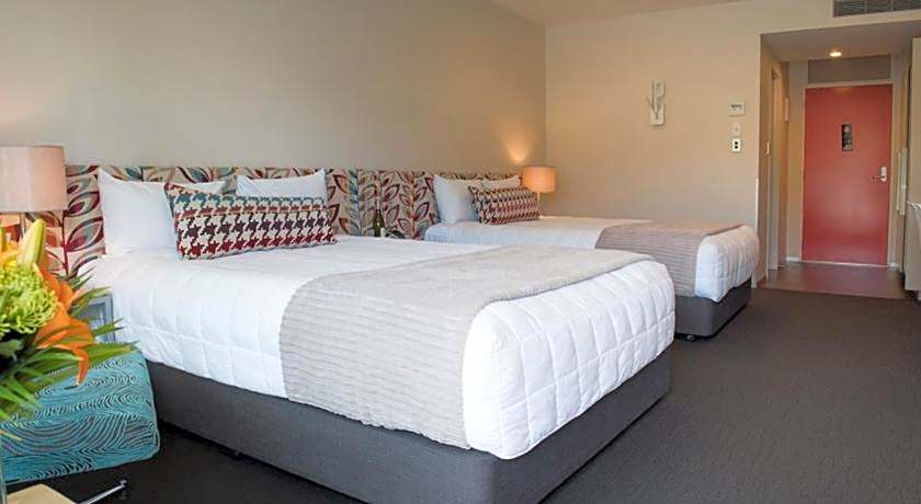 Navigate Seaside Hotel