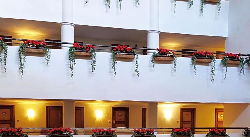 Harmoni Suites Hotel