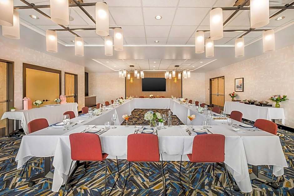 Cambria Hotel Spokane Airport