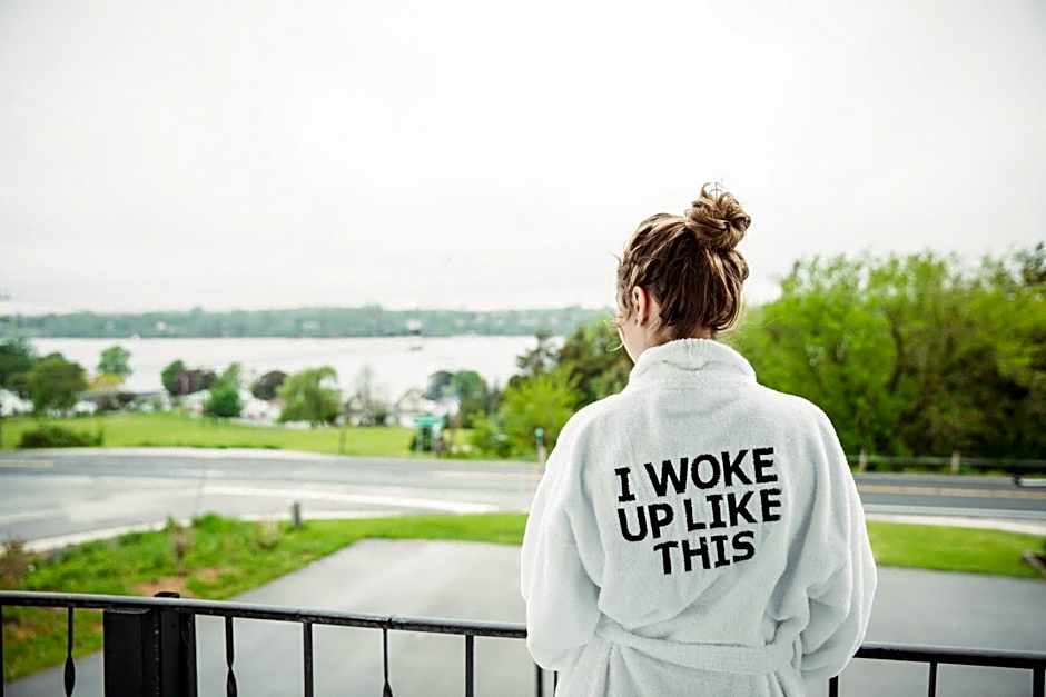 The June Motel, Prince Edward County