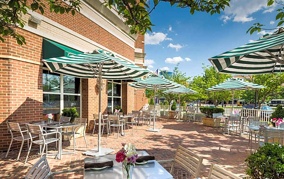 Hilton Alexandria Old Town