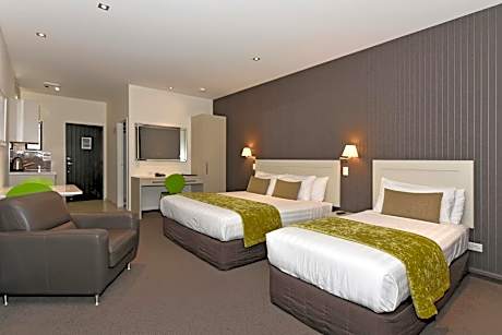 Executive Twin Studio