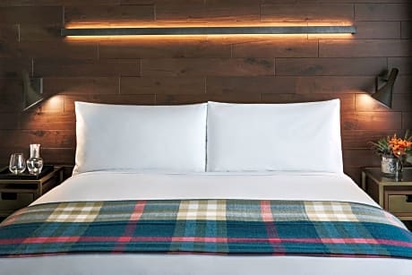 Room, 1 King Bed (High Floor)