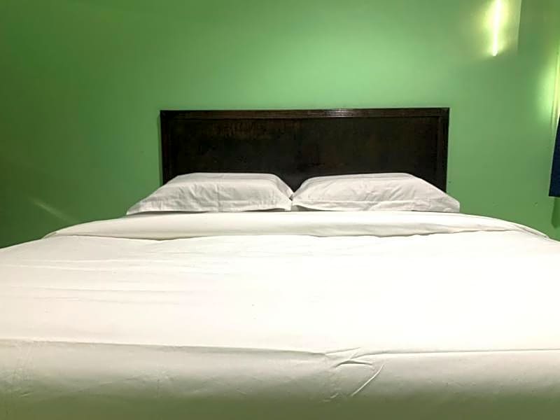 OYO 89759 Gold Jerantut Hotel