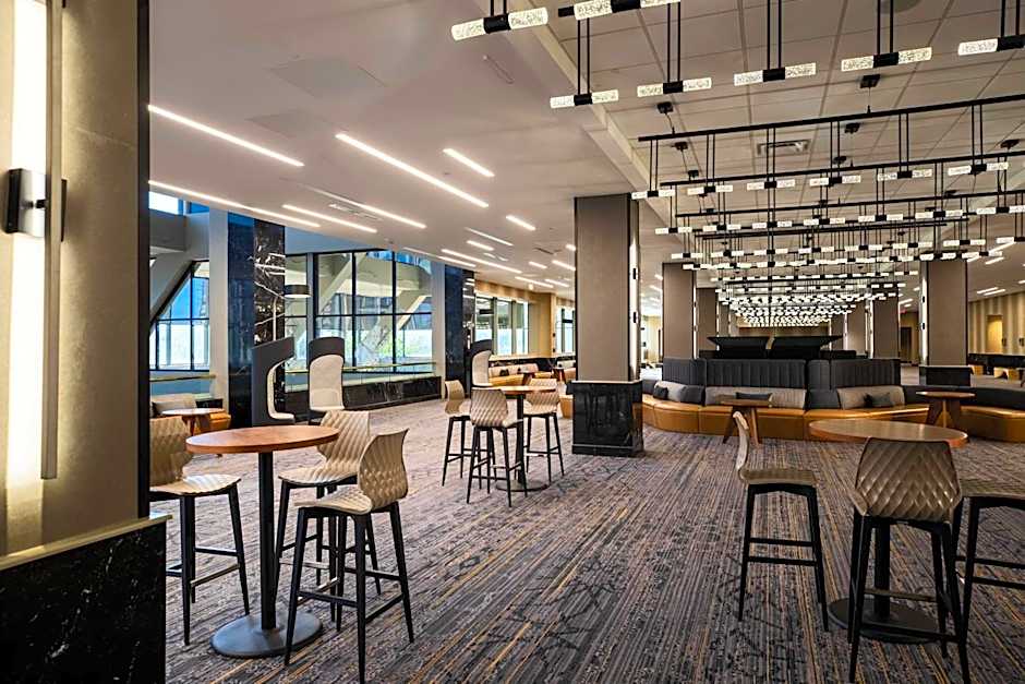 Renaissance by Marriott Dallas Addison Hotel