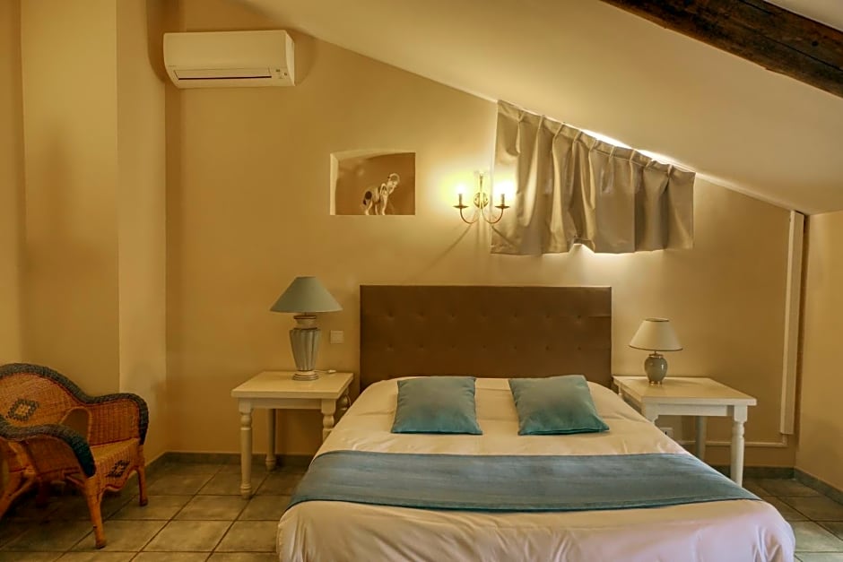 Logis Hotel La Bastide des Monges