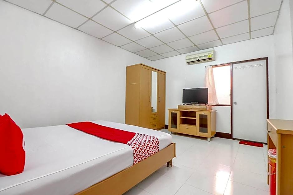 OYO 525 MRT Phetkasem 48-1 Place