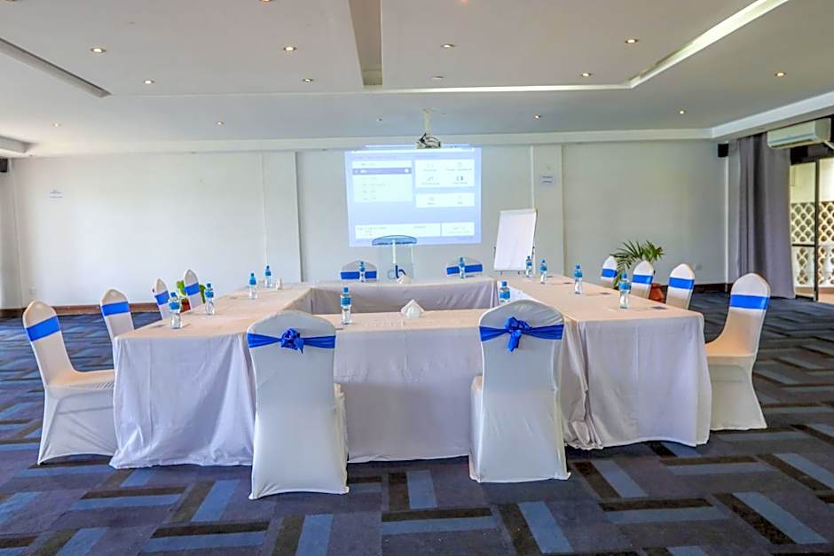 CityBlue Creekside Hotel & Suites