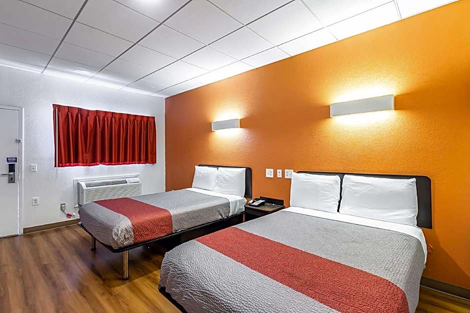 Motel 6 Elizabeth NJ Newark Liberty Intl Airport