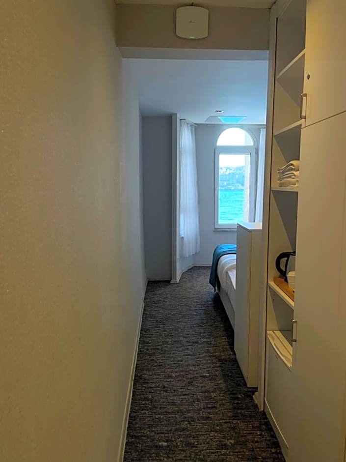 Weingart Seaside Hotel