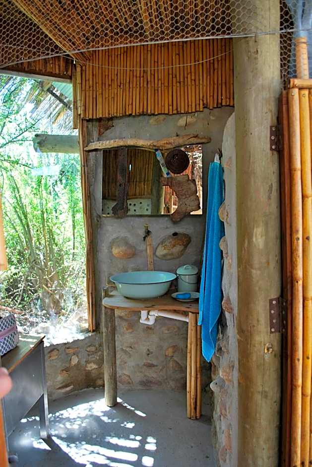 Amber Lagoon Eco Retreat - Chalets, Rooms and Glamping