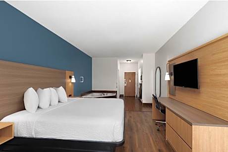 Deluxe King Studio Suite - Non-Smoking