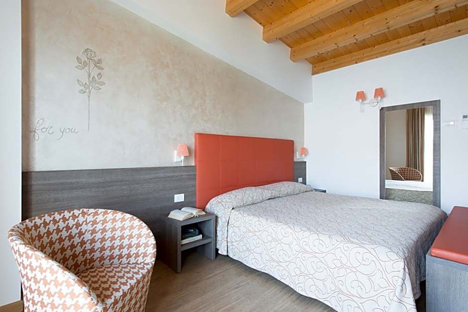 Village Hotel Lucia