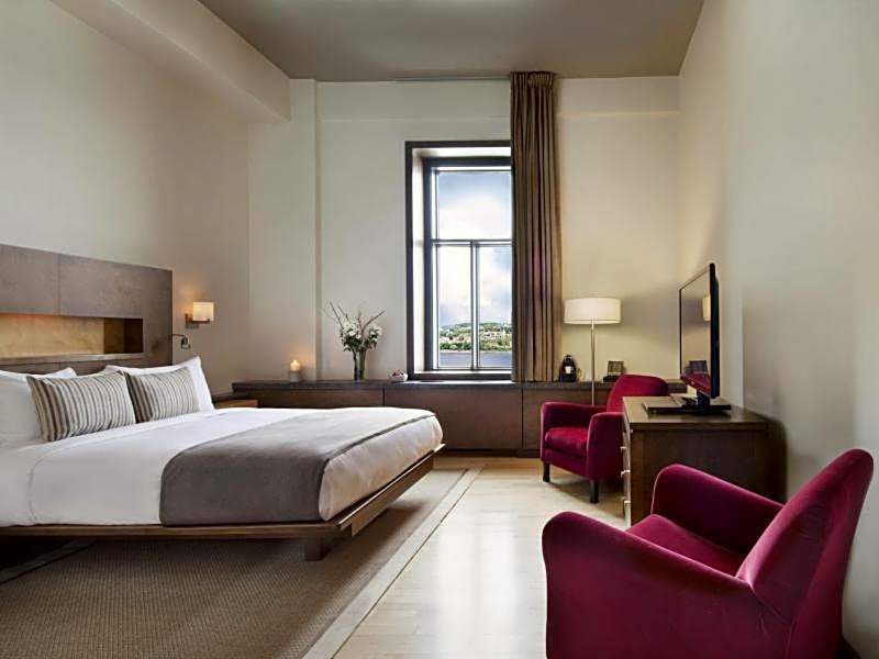 Hotel 71