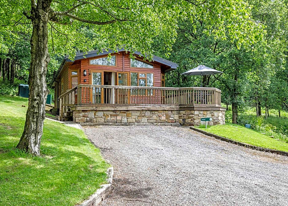 Charlesworth Lodges