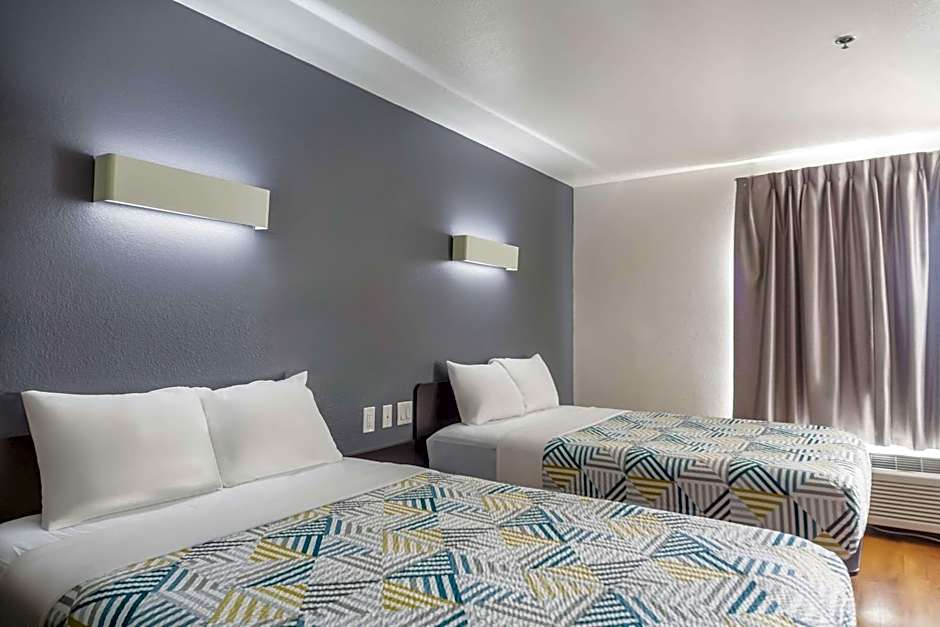 Motel 6-Laredo, TX - Airport