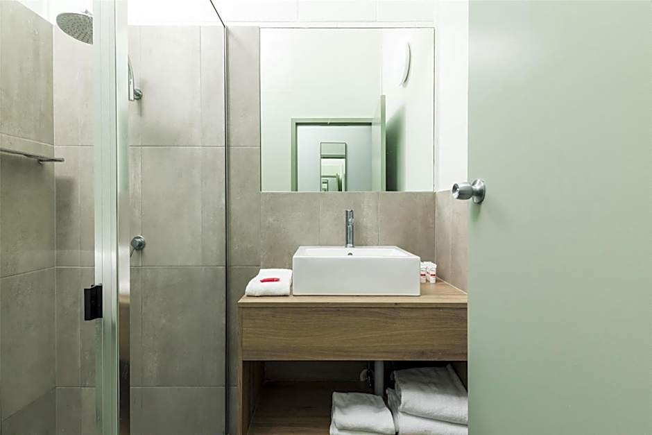 Nightcap at Atherton Hotel