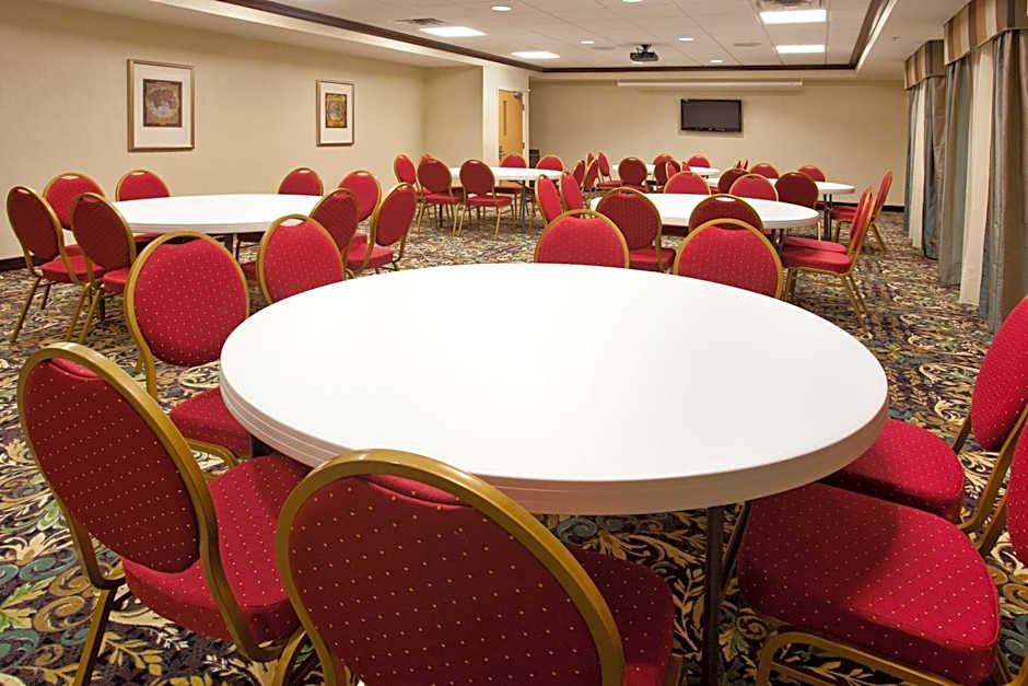 Staybridge Suites Elkhart North By IHG