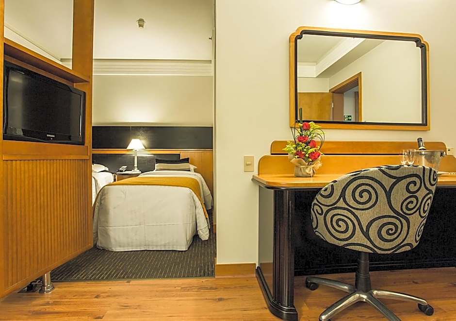 Estanplaza International