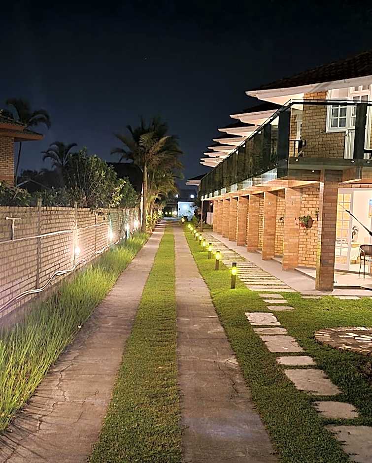 Pousada Recanto Edênico - à beira mar da Praia Ponta do Papagaio, Palhoça SC