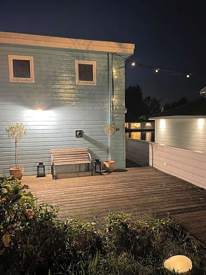 Amster Houseboat Bed without Breakfast