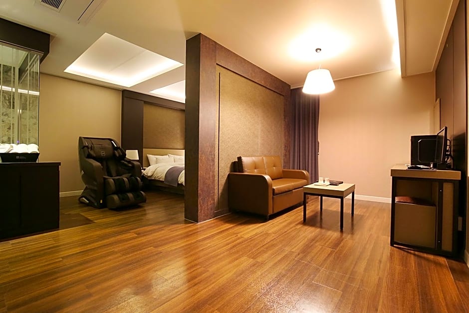 Seosan (Daesan) Modern Hotel