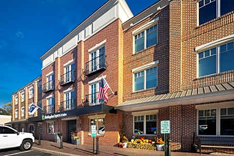 Holiday Inn Express and Suites Dahlonega - University Area By IHG