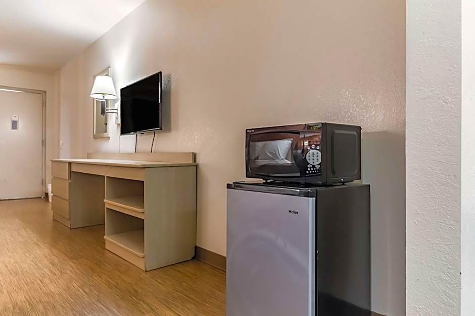 Motel 6-Raleigh, NC - Cary