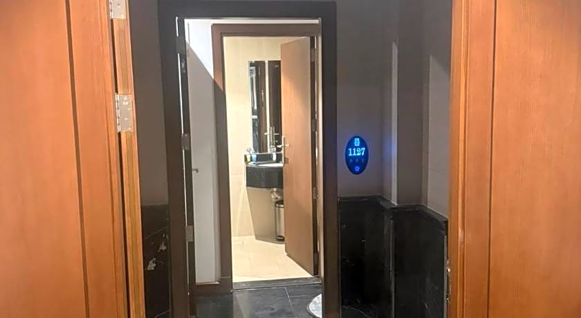 Manazel Al Zaireen Hotel