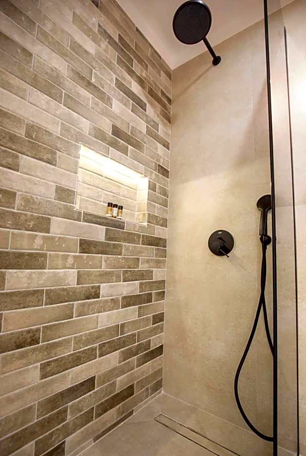 Golden City Center Suites