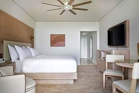 King Room - Limited View, Low Floor