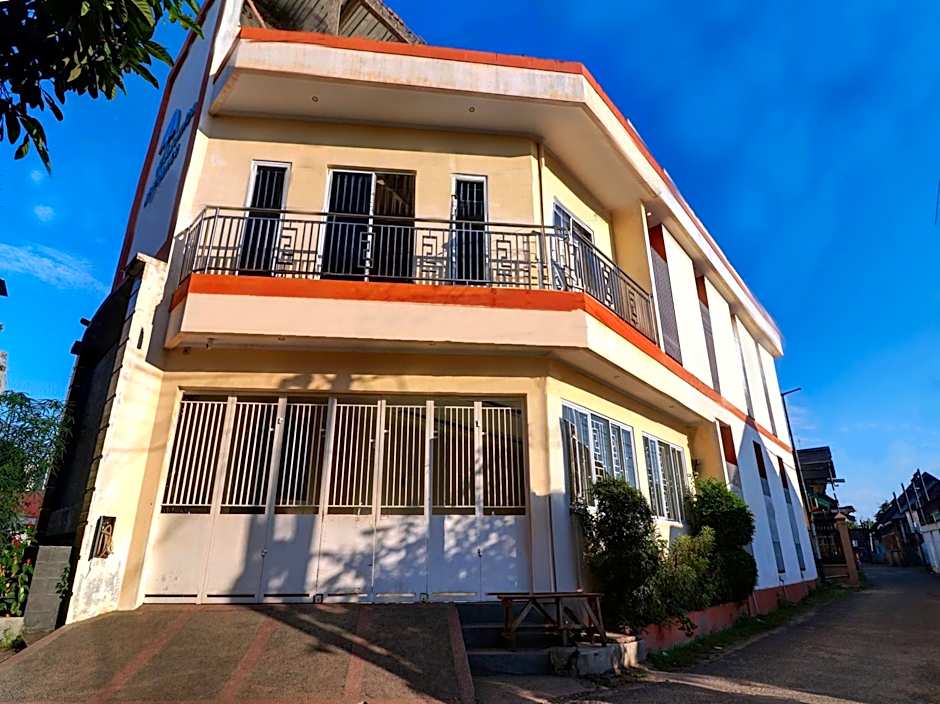 OYO Life 92707 D-akomiba Residence